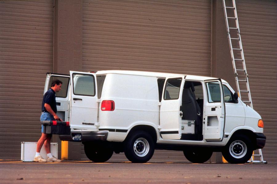  Dodge Ram Van Wagon 1994 года  (фото 5 из 22)